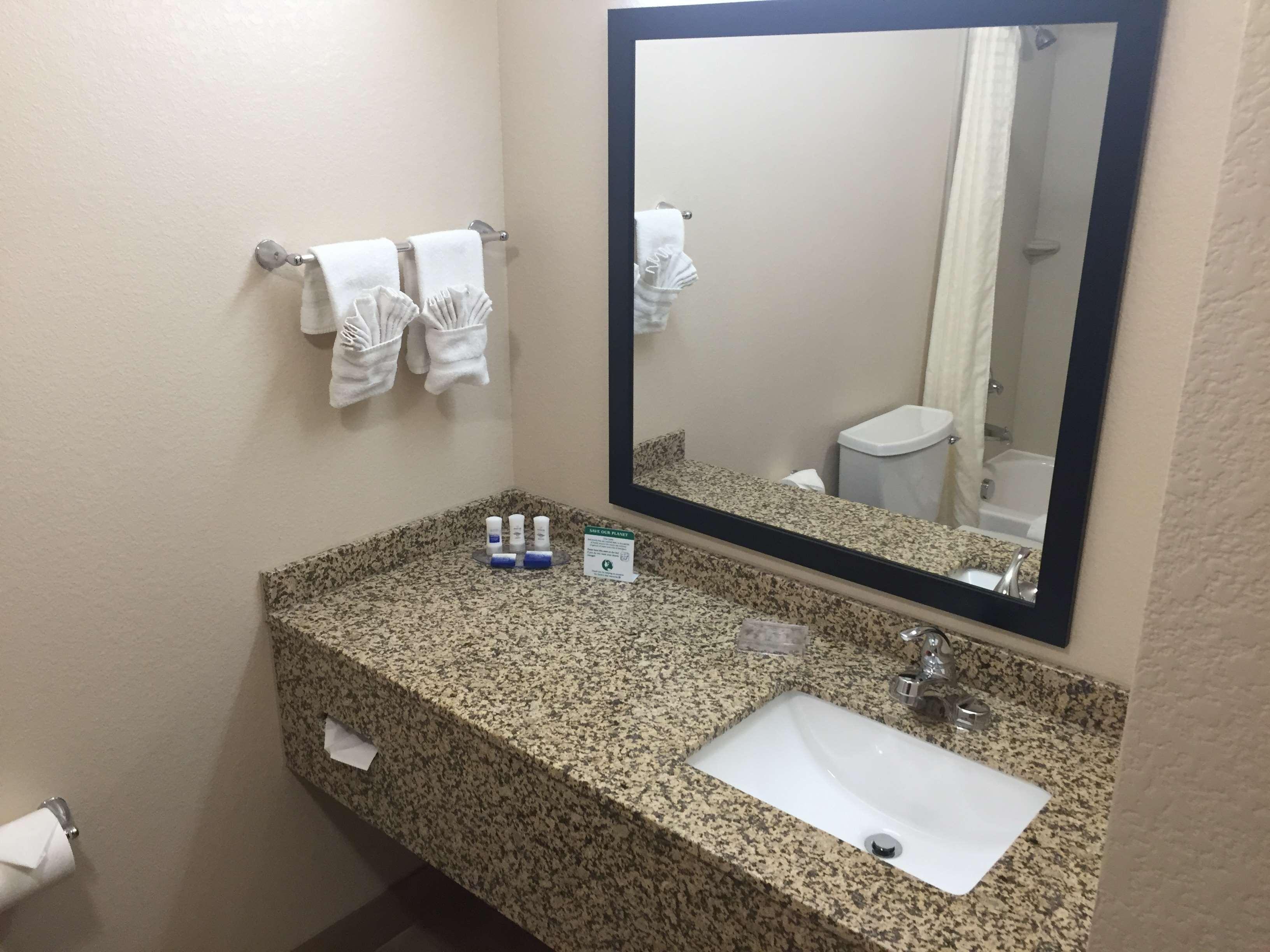 Best Western Plus Gateway Inn & Suites - Aurora Ngoại thất bức ảnh