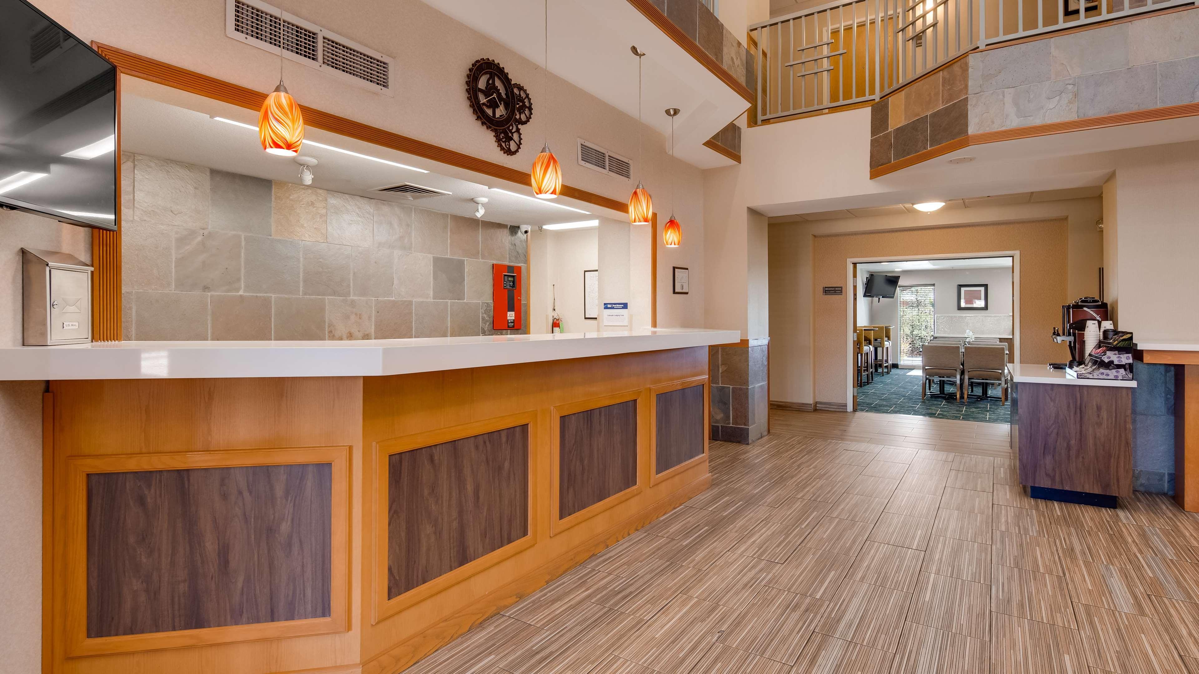 Best Western Plus Gateway Inn & Suites - Aurora Ngoại thất bức ảnh